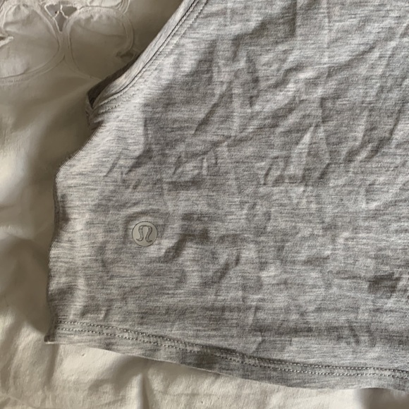 Lululemon Cut Back Crop Tank Size 2 - Picture 5 of 6